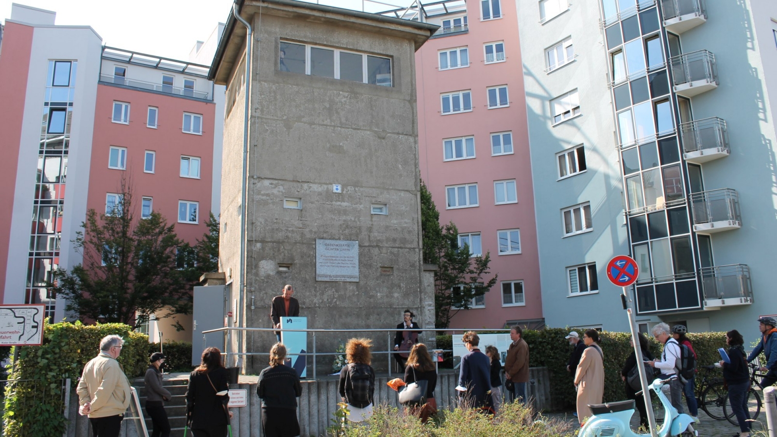 Gedenkveranstaltung vor dem Turm am Kieler Eck